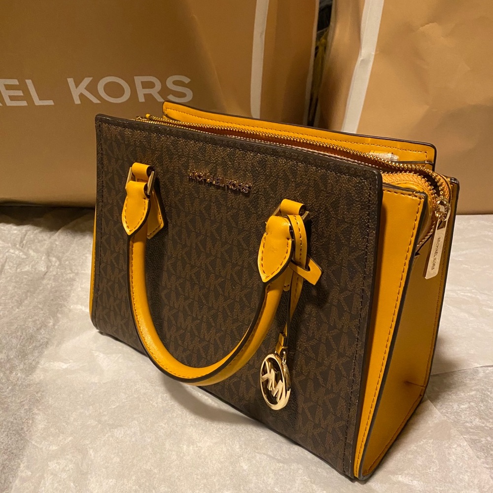 Brand new Michael Kors small handbag - Picture 2 of 3